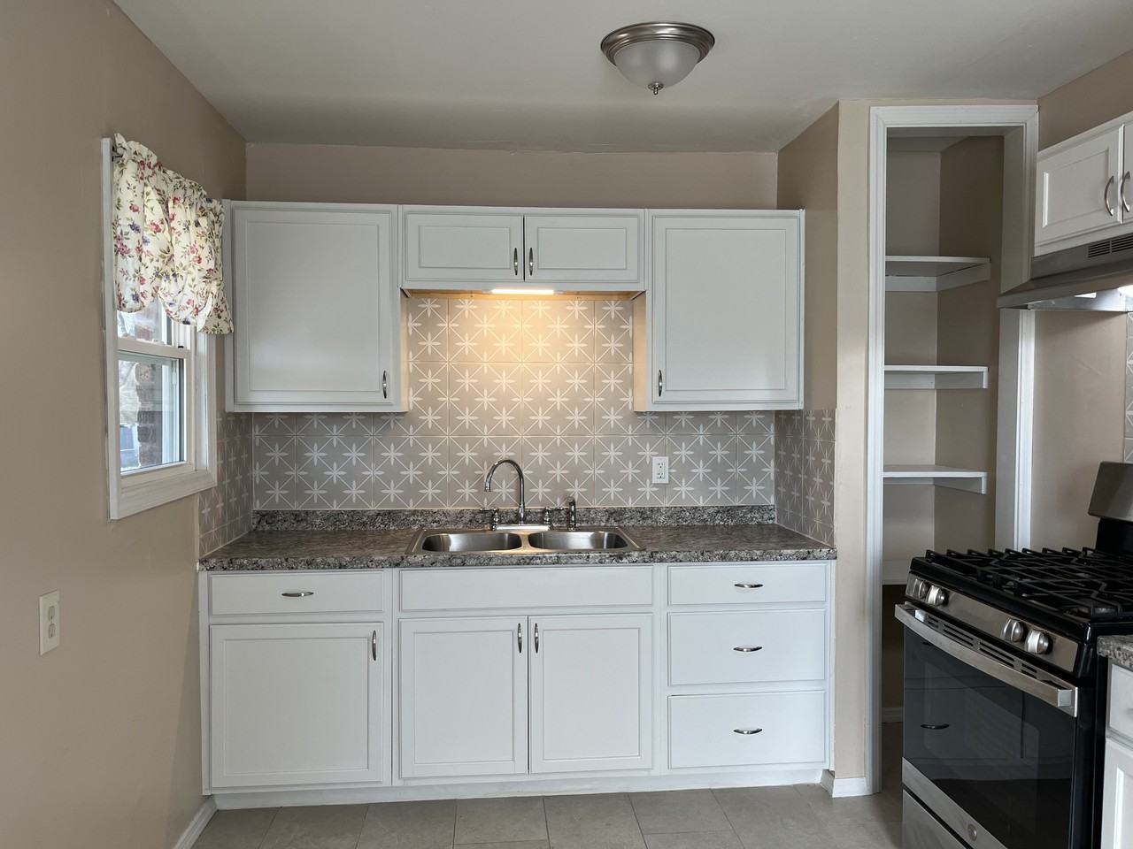 4015 Ne 19th Cir #NA - Photo 6 of 12