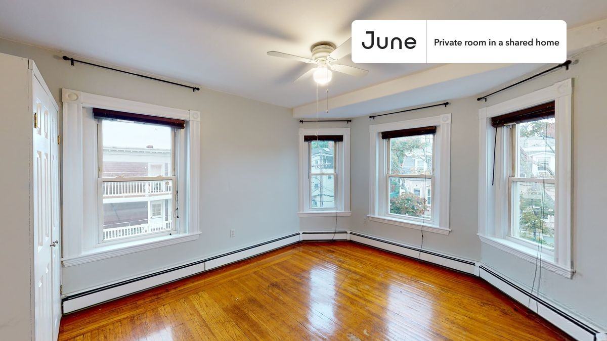 76 Easton St #B - Photo 4 of 17