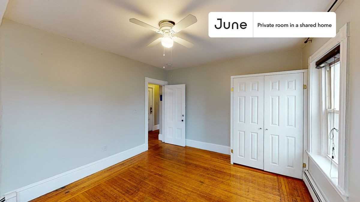 76 Easton St #B - Photo 6 of 17