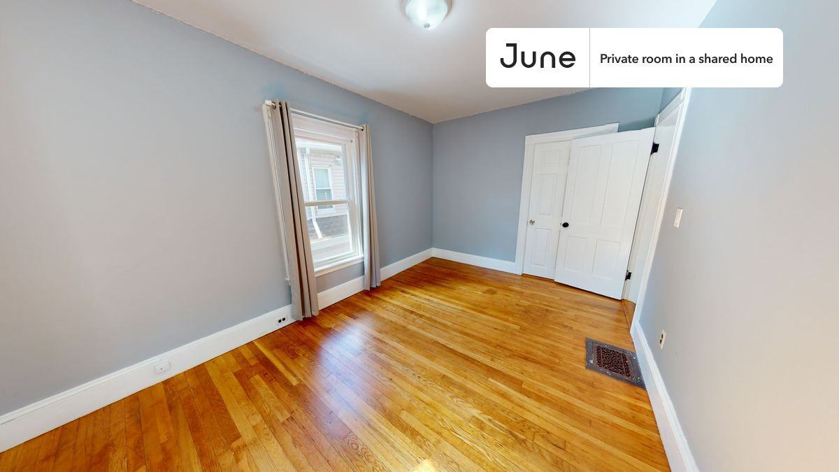 53 Saunders St #D - Photo 2 of 12