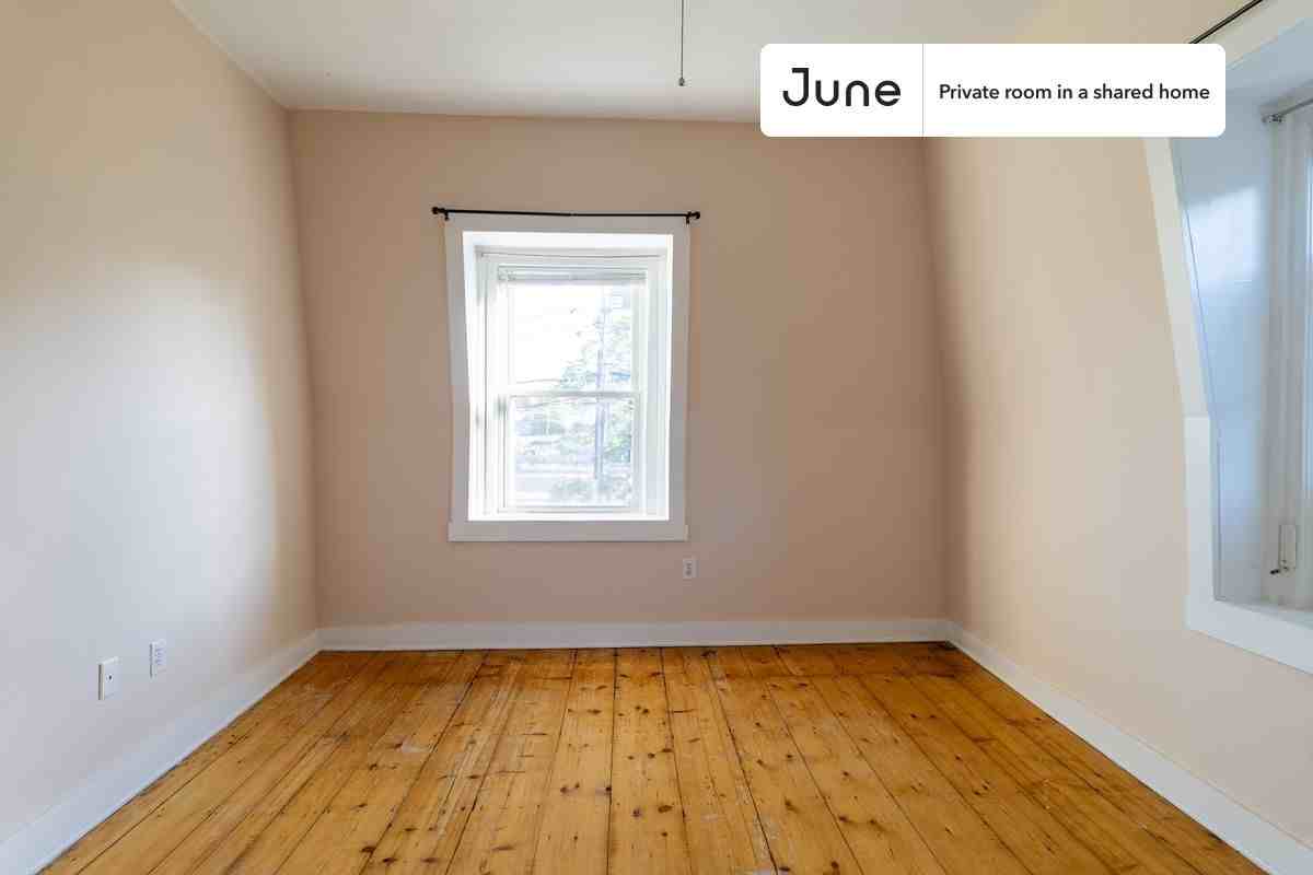 290 Lincoln St #A - Photo 4 of 18