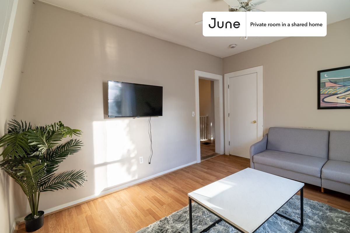 290 Lincoln St #A - Photo 2 of 13