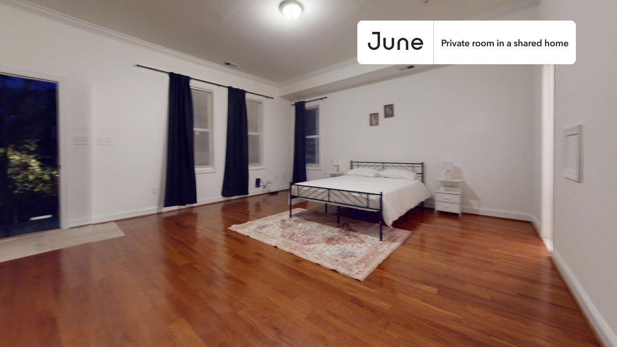 1337 Girard St Nw #A - Photo 2 of 12