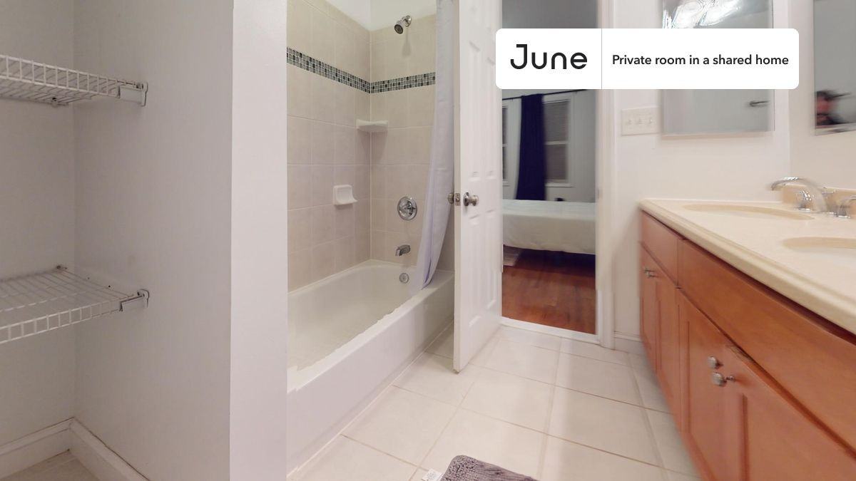 1337 Girard St Nw #A - Photo 6 of 12