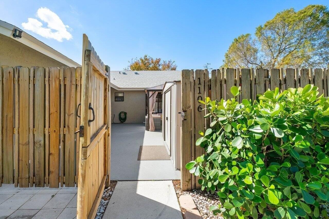 1106 Hyacinth Pl - Photo 5 of 35