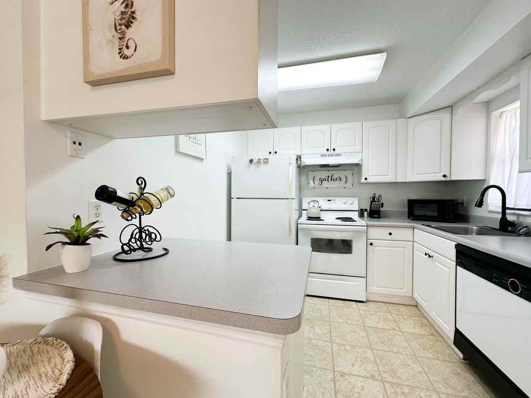 2444 Se Garden Ter - Photo 5 of 16