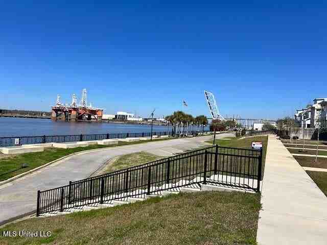 3004 Dock St - Photo 4 of 37