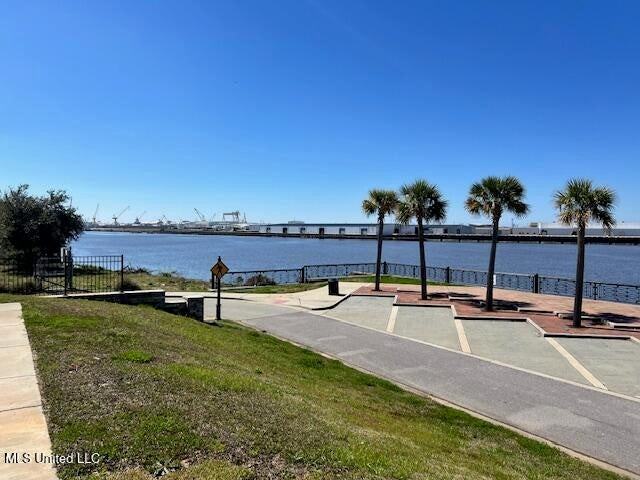 3004 Dock St - Photo 5 of 37