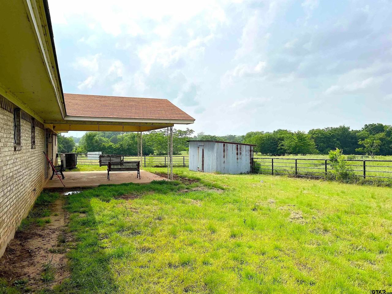 1181 Ne Access Rd - Photo 2 of 12