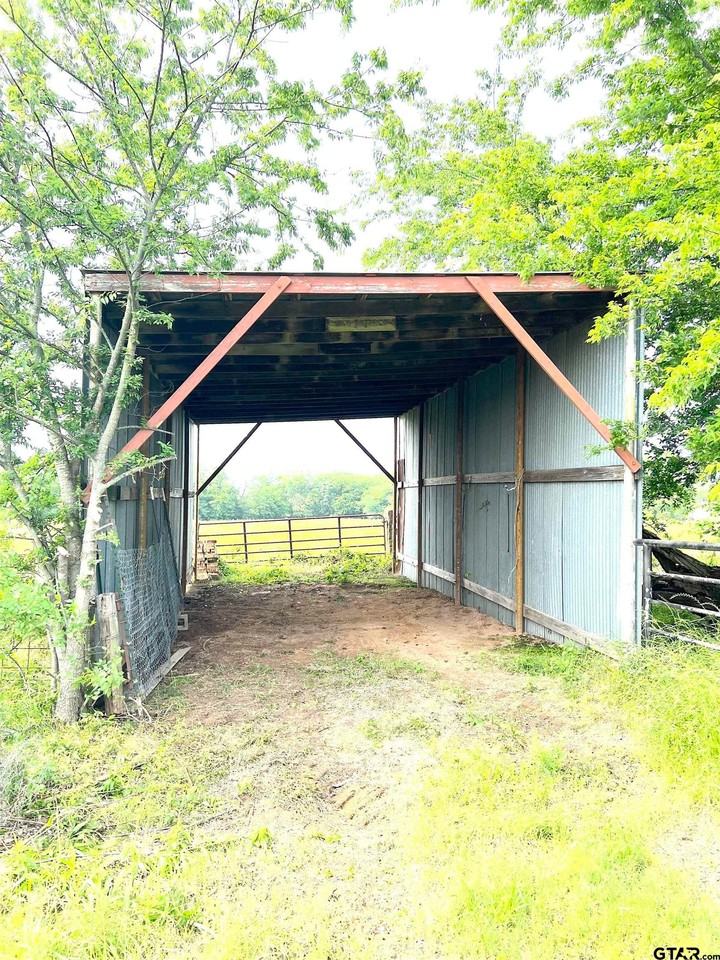 1181 Ne Access Rd - Photo 3 of 12