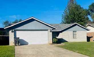 featured image of 4808 Honeysuckle Ln