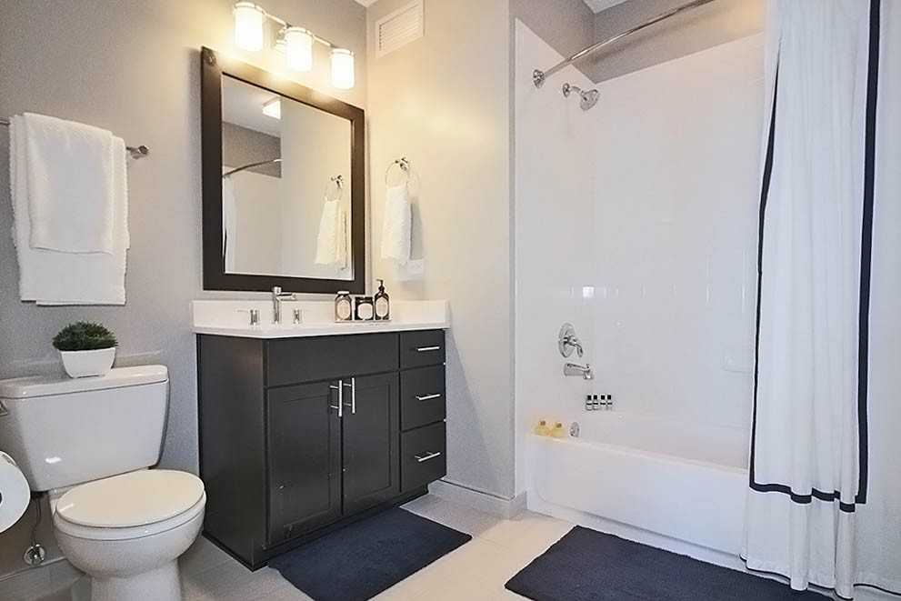 355 E Ohio St - Photo 5 of 12