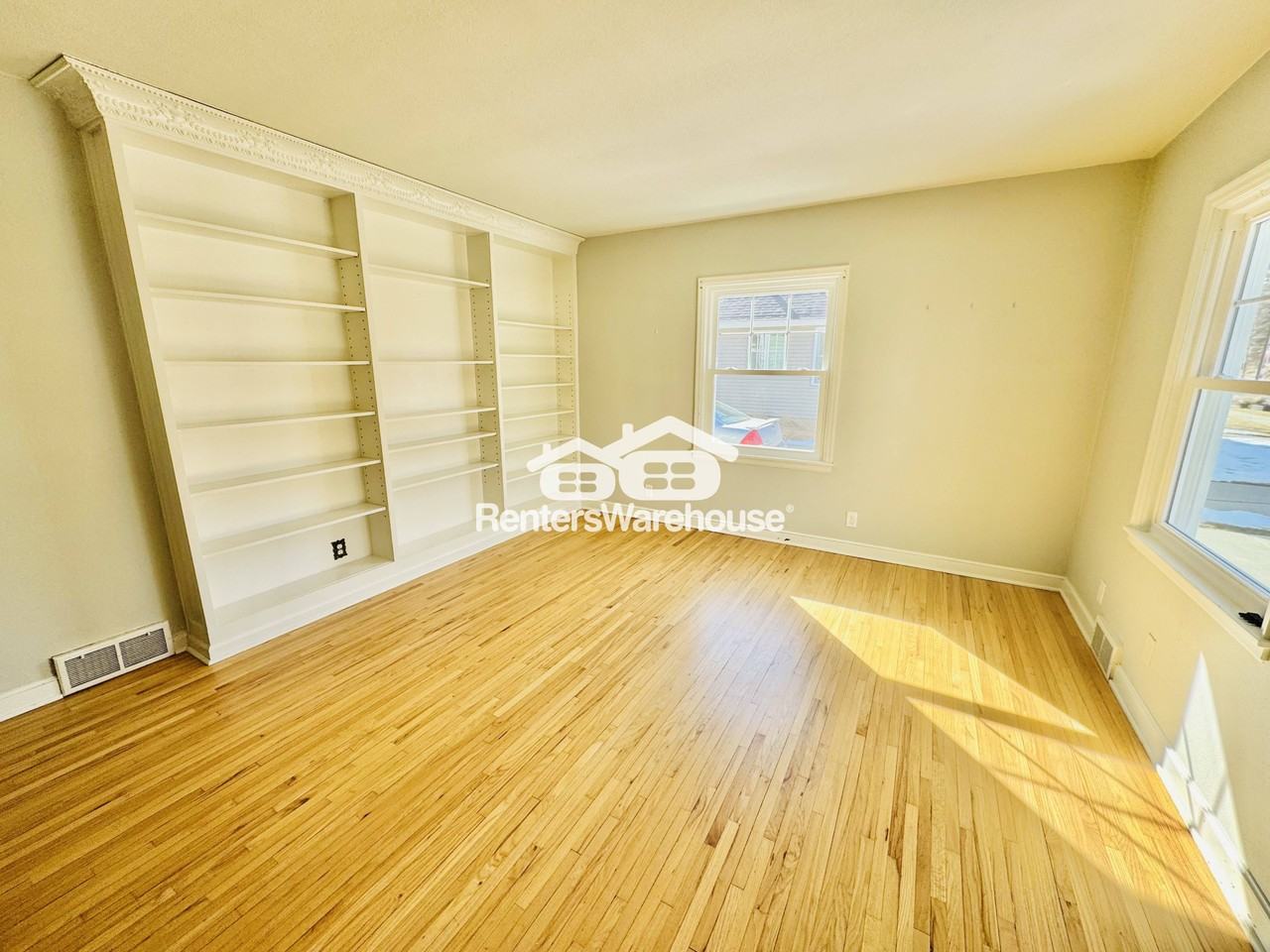 809 1st St W - Photo 2 of 32