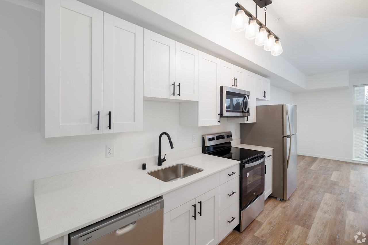 Bode Lake City: Luxury Apartments - Photo 7 of 16