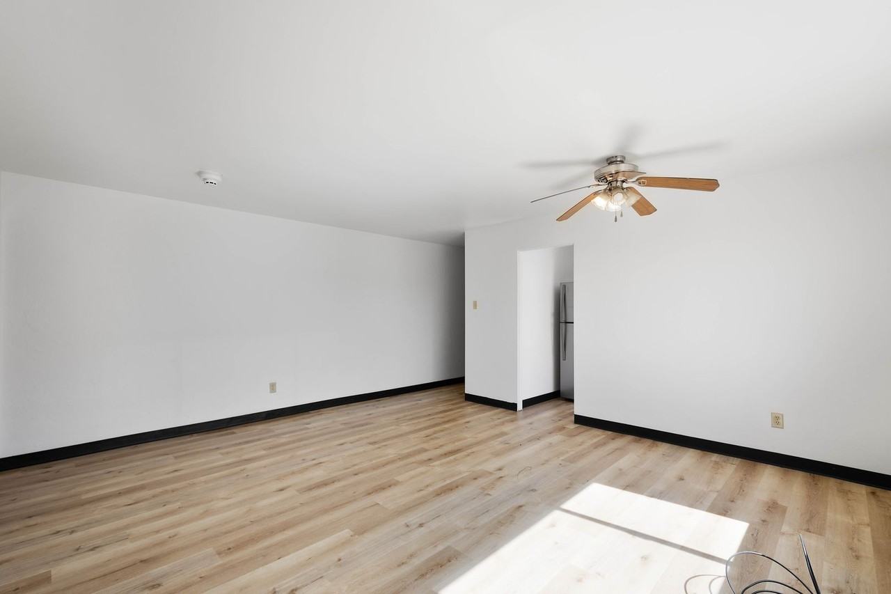 2117 Brownsville Road - Photo 3 of 50