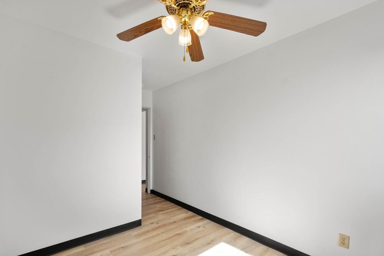 2117 Brownsville Road - Photo 7 of 50