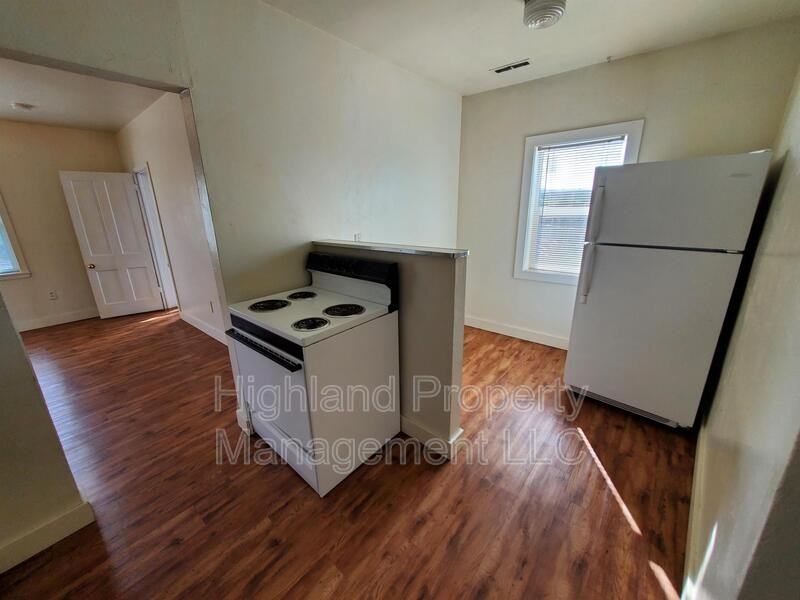 325 Ne Kamiaken St #3 - Photo 6 of 10