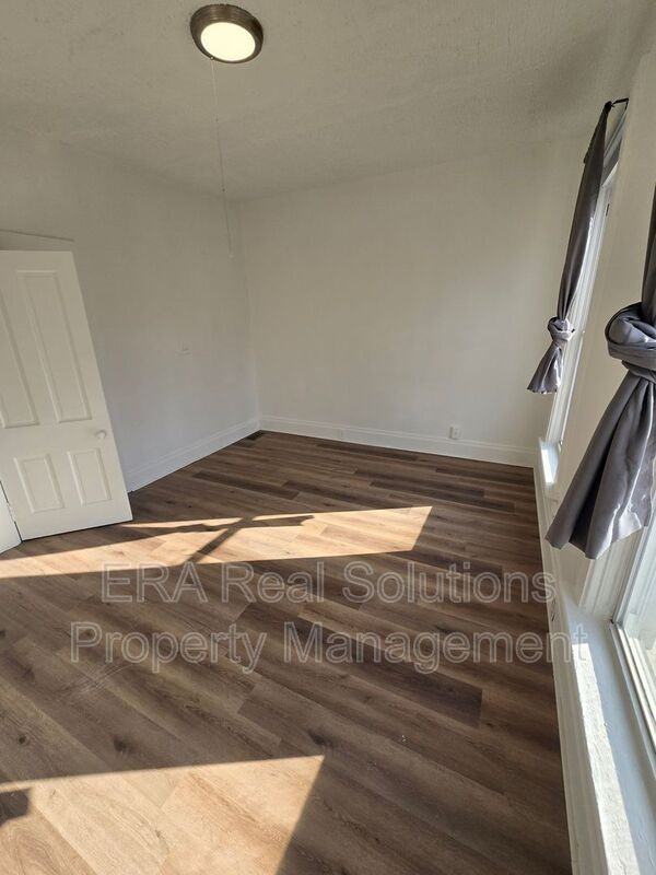 46 S Hague Ave - Photo 3 of 16