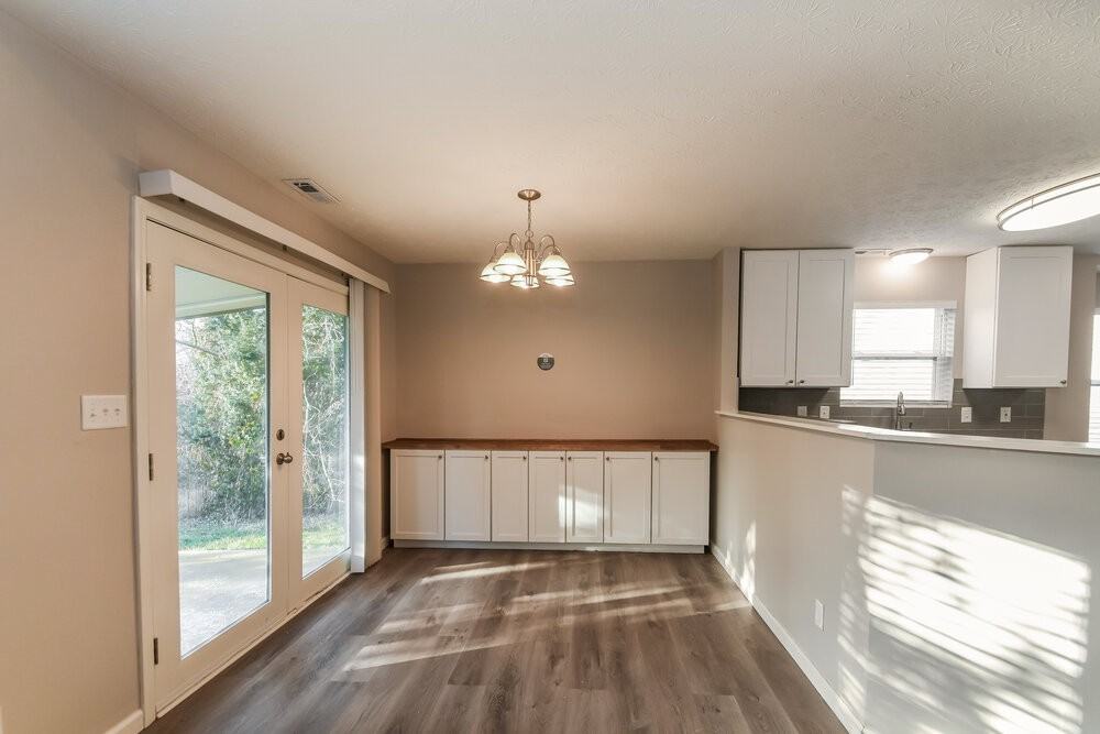 7548 Sycamore Grove Ct - Photo 7 of 17