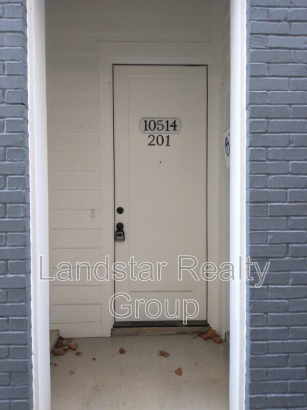 10514 Meeting St #201 - Photo 3 of 50