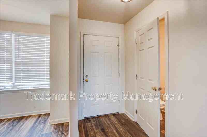 1869 Shady Oak Dr - Photo 3 of 31