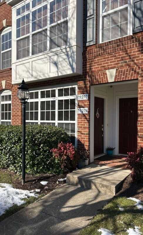 19273 Winmeade Dr - Photo 3 of 8