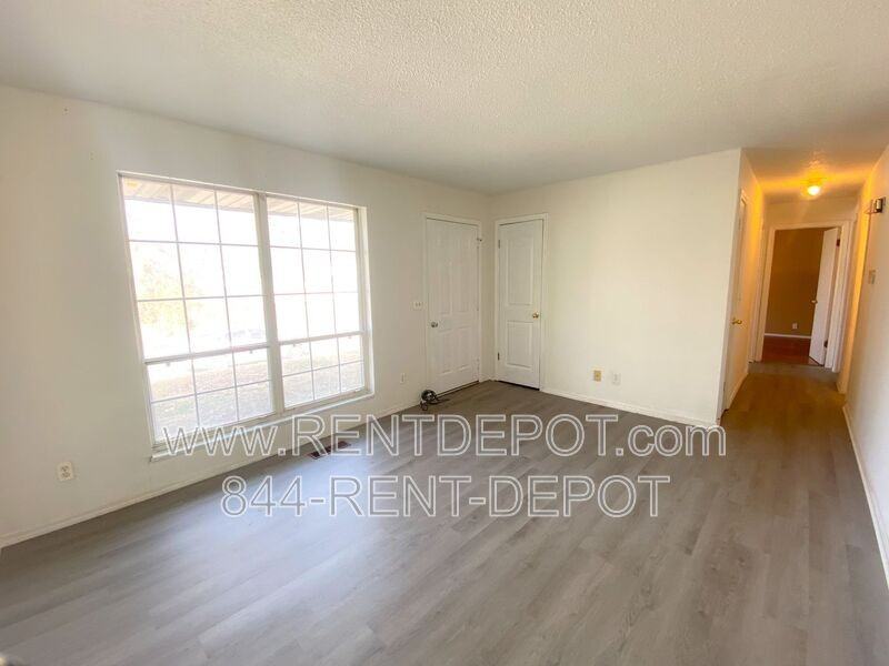 1813 Coker Ave - Photo 2 of 10