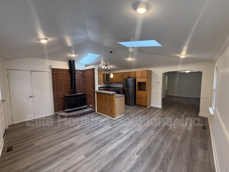 1068 Matson Drive - Photo 3 of 31