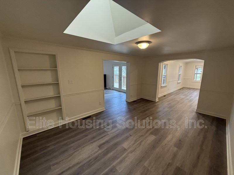 1068 Matson Drive - Photo 7 of 31