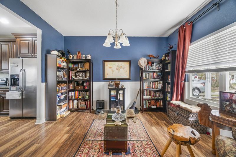 4882 Elmhurst Ave - Photo 6 of 31