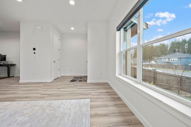 18006 Ne 47th Ave - Photo 6 of 35