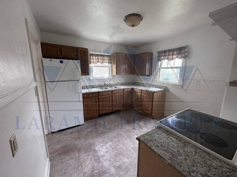 918 E Gibbon St - Photo 5 of 13