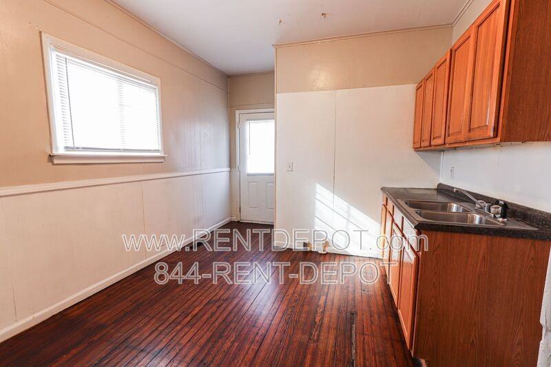 1501 Henning Ave - Photo 7 of 10