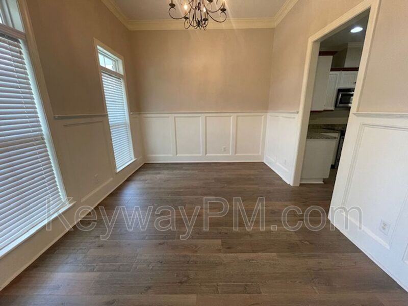 505 Jutland Way - Photo 4 of 18