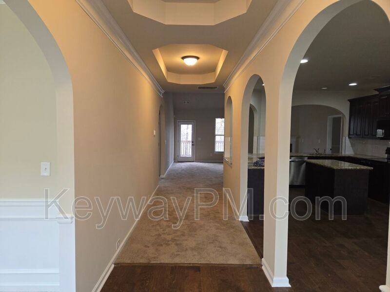 5370 Bull St - Photo 3 of 16