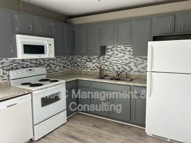 1010 Country Club Rd #K4 - Photo 3 of 11