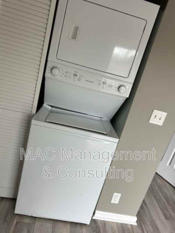 1010 Country Club Rd #K4 - Photo 5 of 11