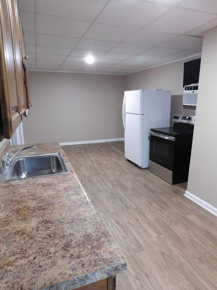 1219 Pennsylvania Avenue - Photo 3 of 10