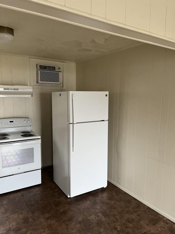 209 E Dean Avenue - Photo 6 of 8