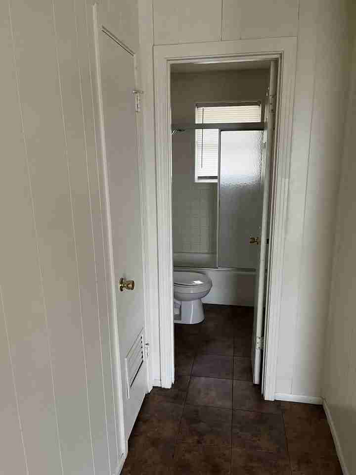 209 E Dean Avenue - Photo 7 of 8