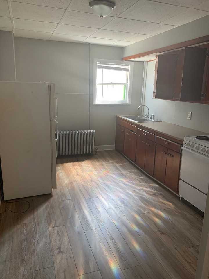 111 Ash St - Photo 3 of 7