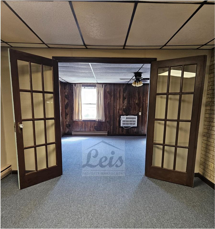 207 1/2 N. Columbia Street - Photo 2 of 12