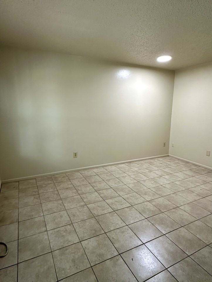 951 Bellmore Avenue - Photo 3 of 10