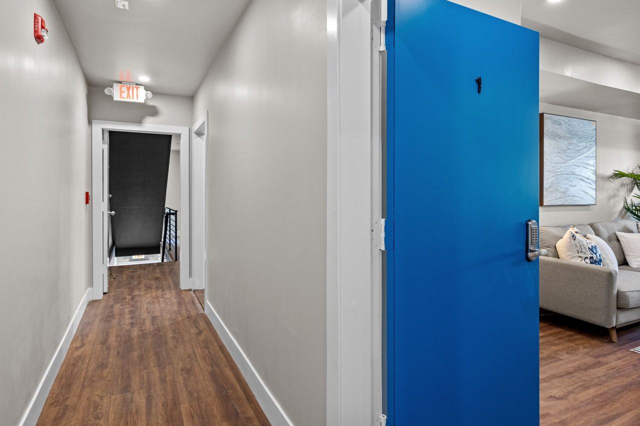 77 East Pastorius Street - Photo 2 of 20