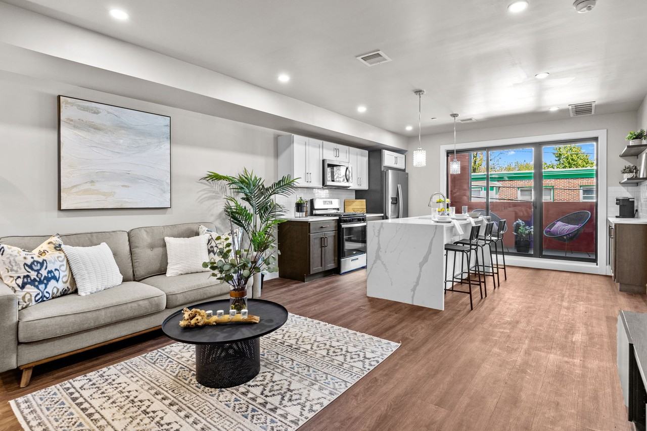 77 East Pastorius Street - Photo 4 of 20