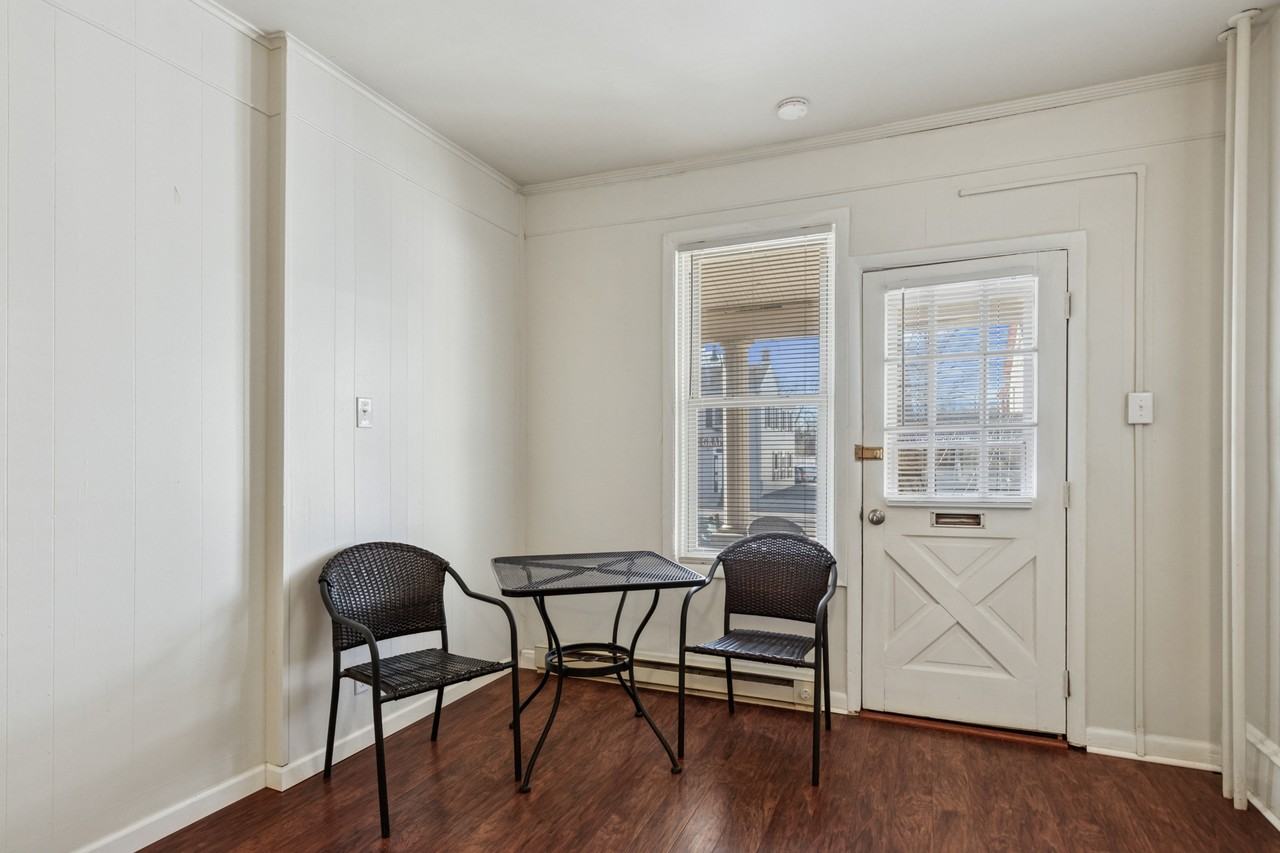 33 East High Street - Photo 3 of 12