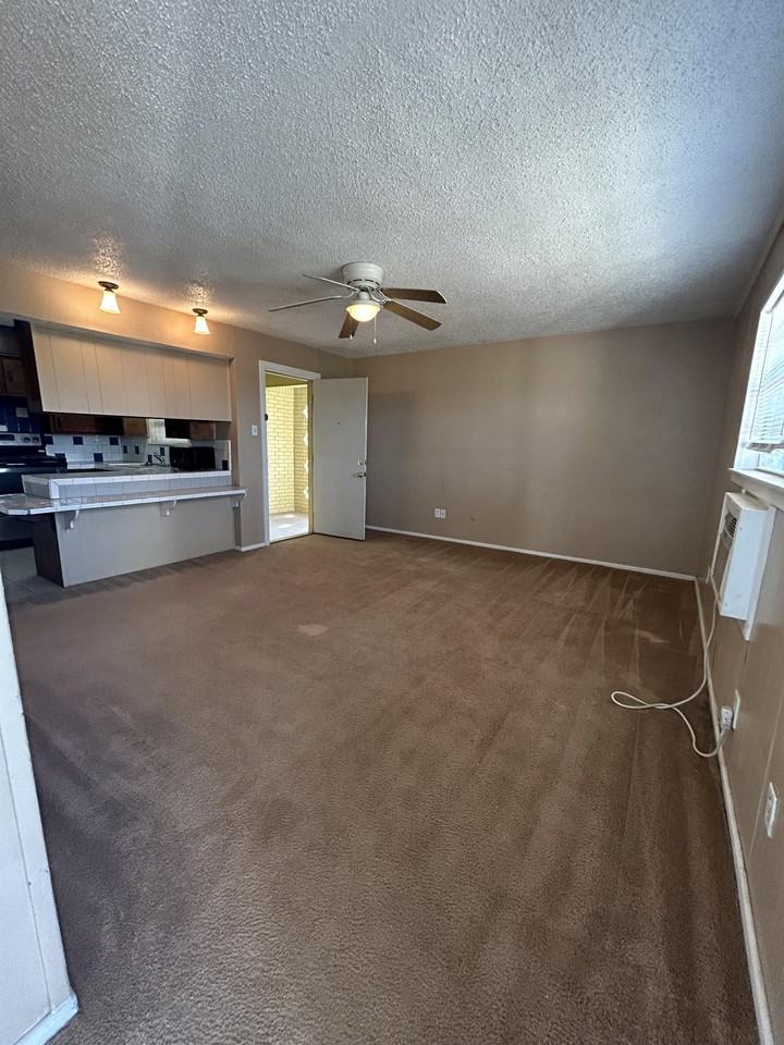 124 Temple Avenue - Photo 2 of 13