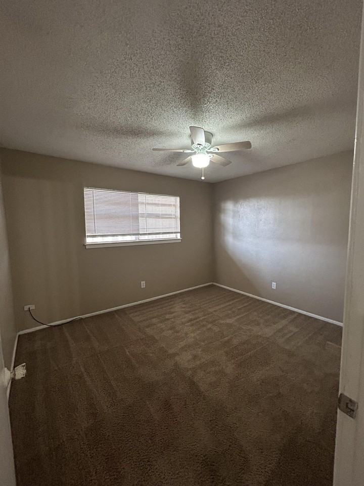 124 Temple Avenue - Photo 3 of 13