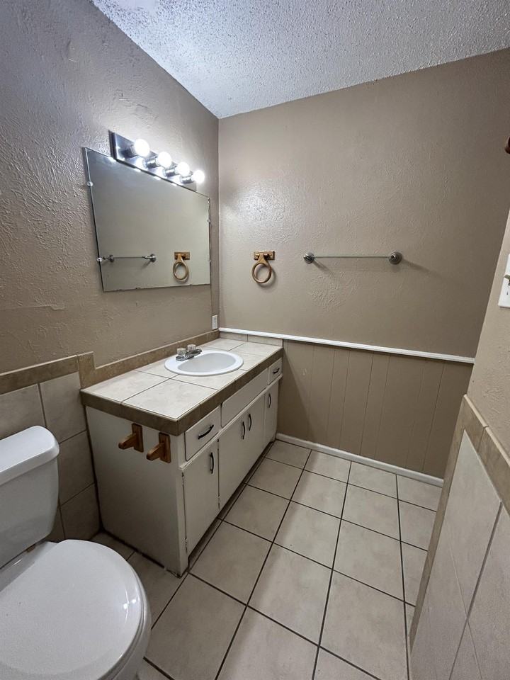 124 Temple Avenue - Photo 5 of 13