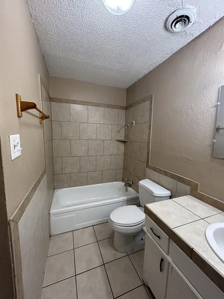 124 Temple Avenue - Photo 6 of 13